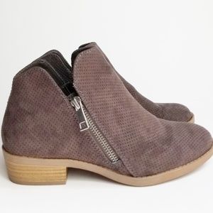 Brown Zip up Ankle Booties, sz 6